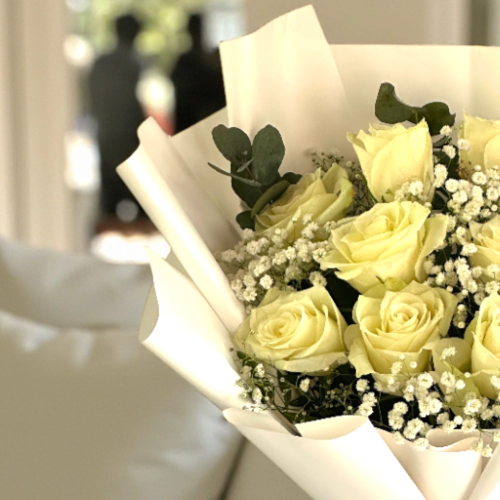 10-white-rose-bouquet_1