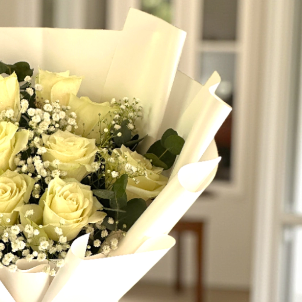 10-white-rose-bouquet_2