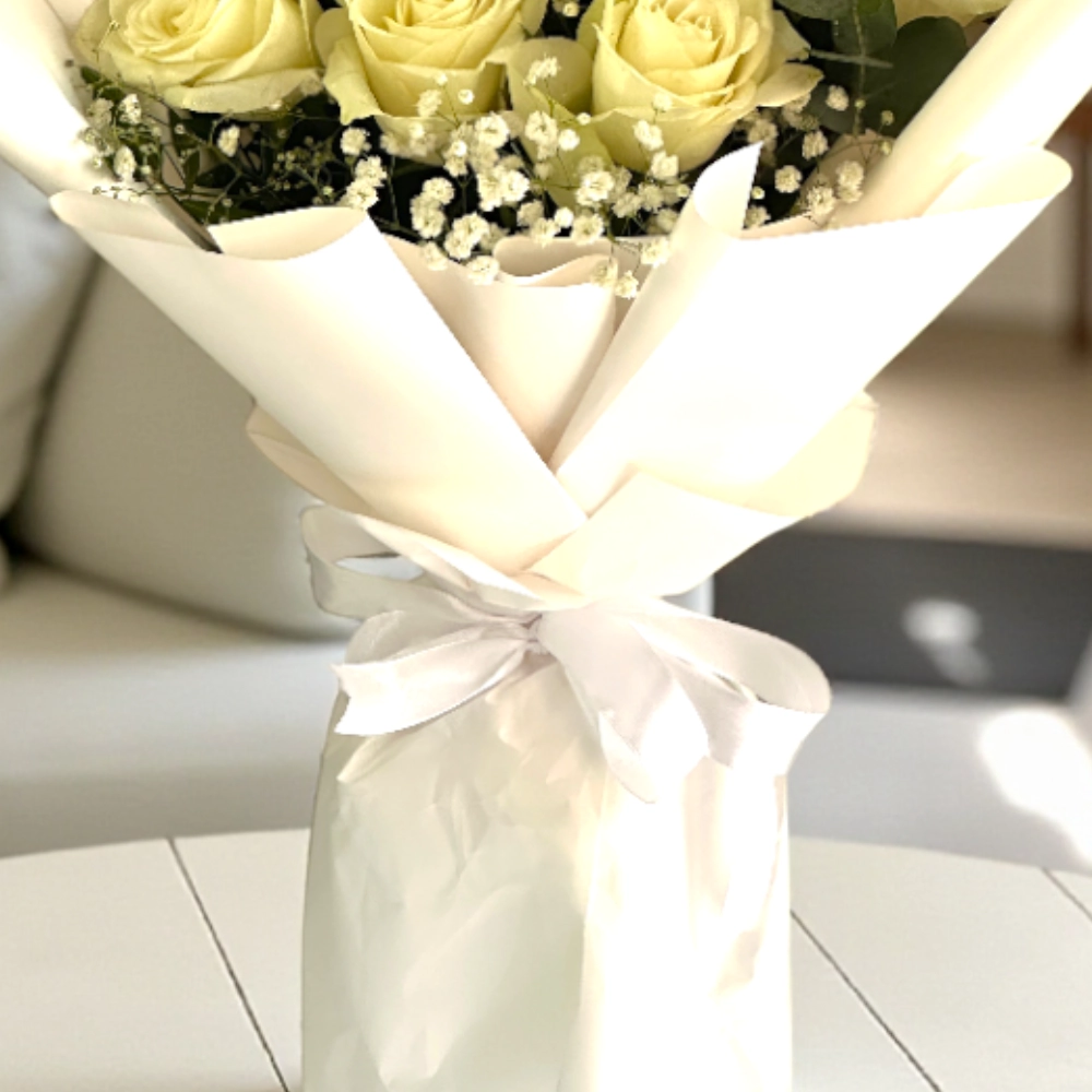 10-white-rose-bouquet_3