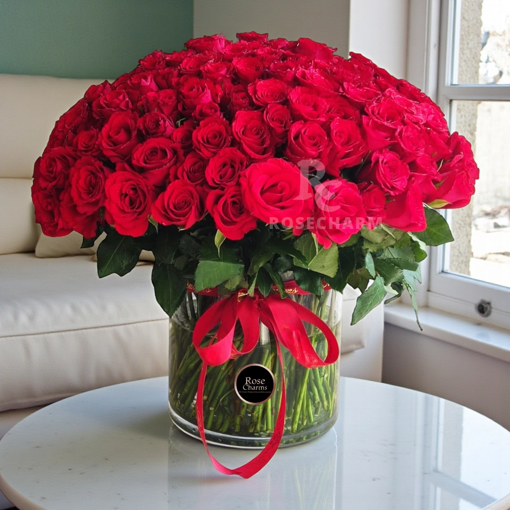 Bunch of 101 red roses in a glass vase