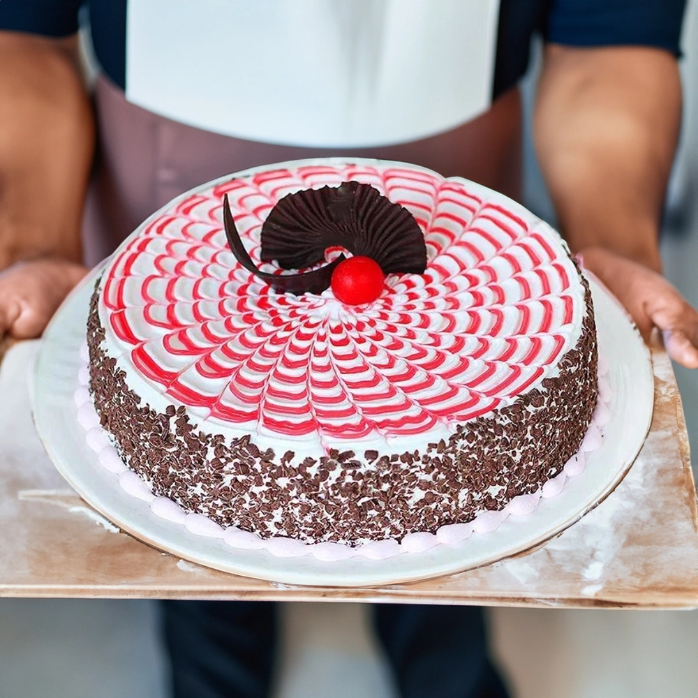 Round Strawberry Cake 1Kg