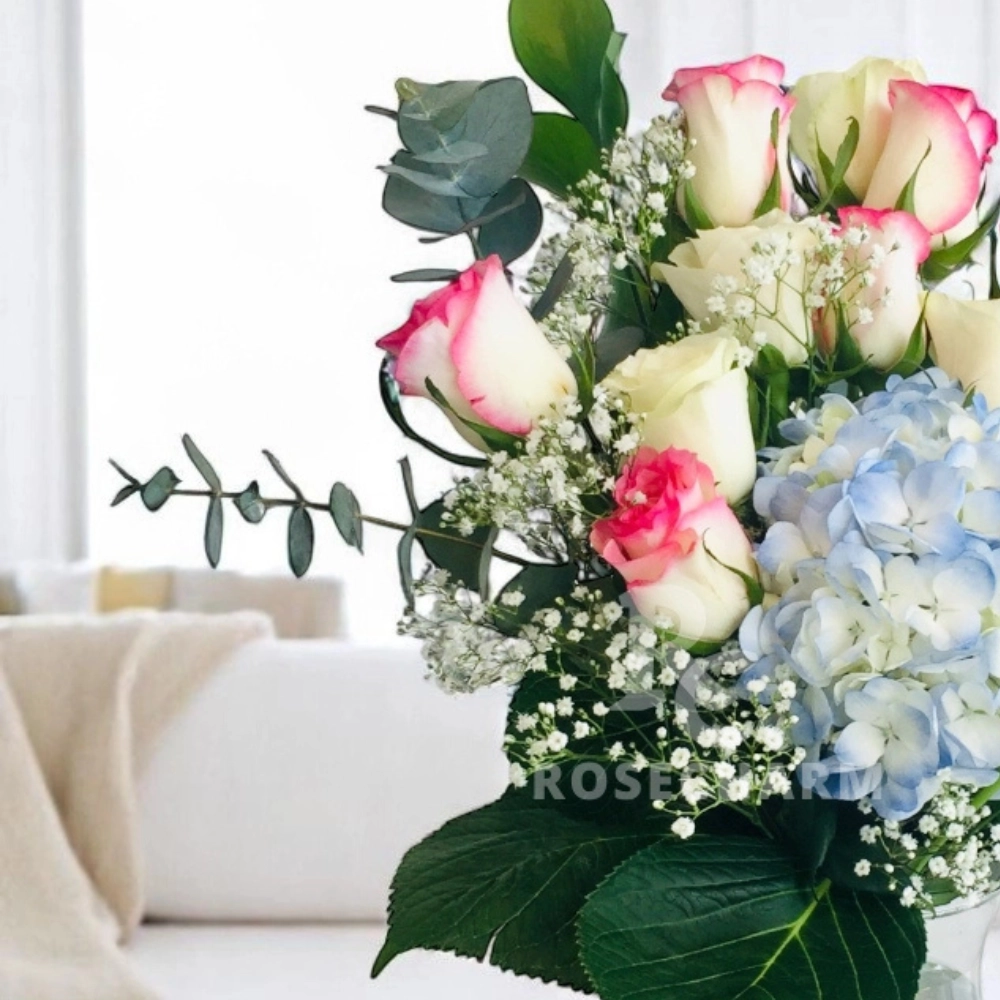 roses in a glass vase