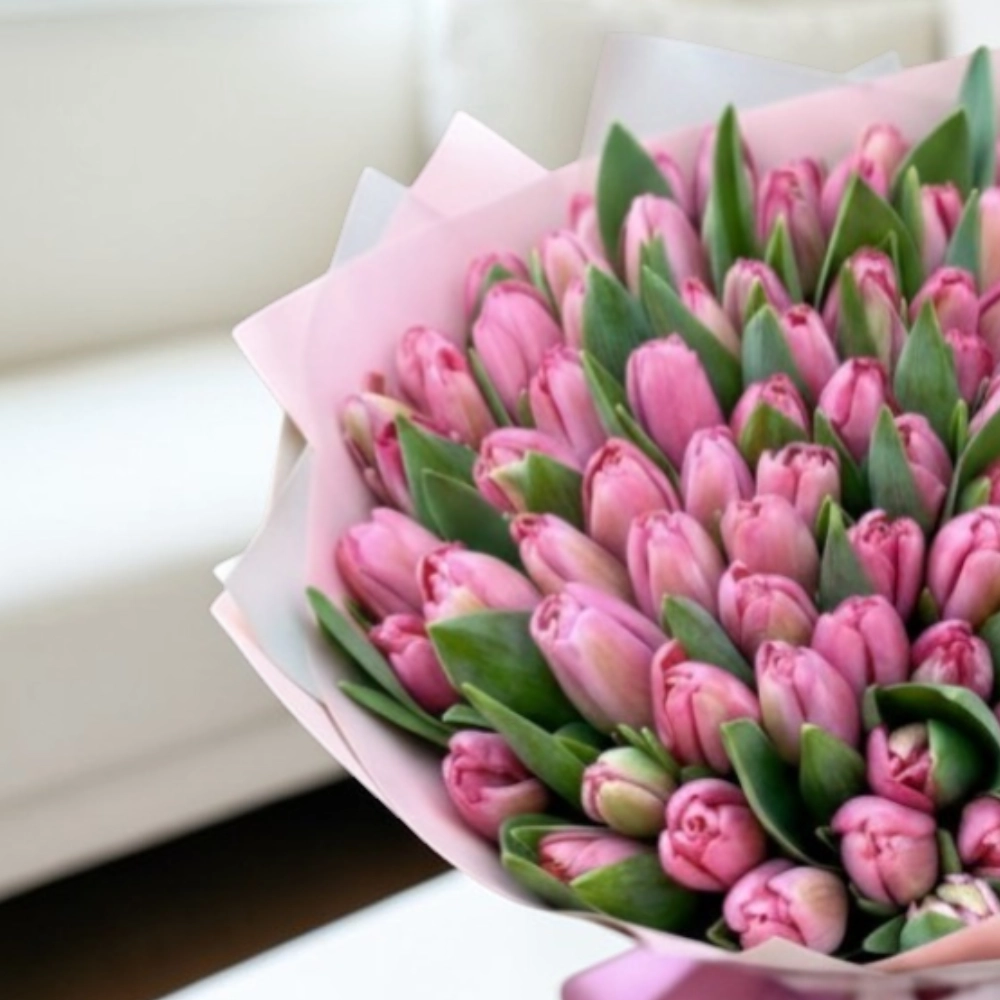 100 pink tulips bouquet