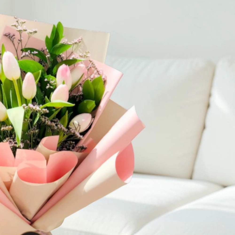 10 pink tulips bouquet