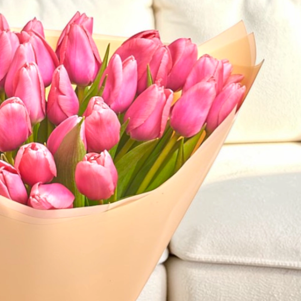 25 pink tulips bouquet