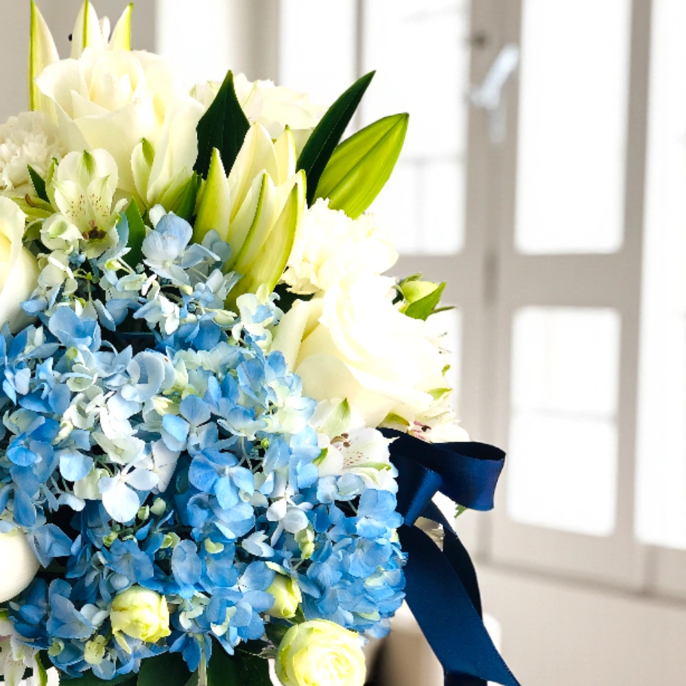 rose-lilies-hydrangea-arrangement_2