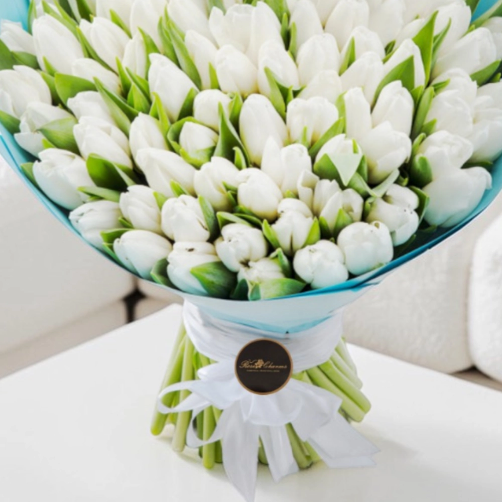 100 white tulips bouquet